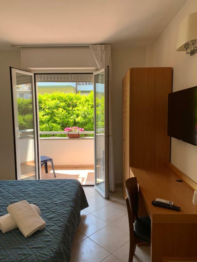 Hotel Mare Azzurro 테라치나 외부 사진